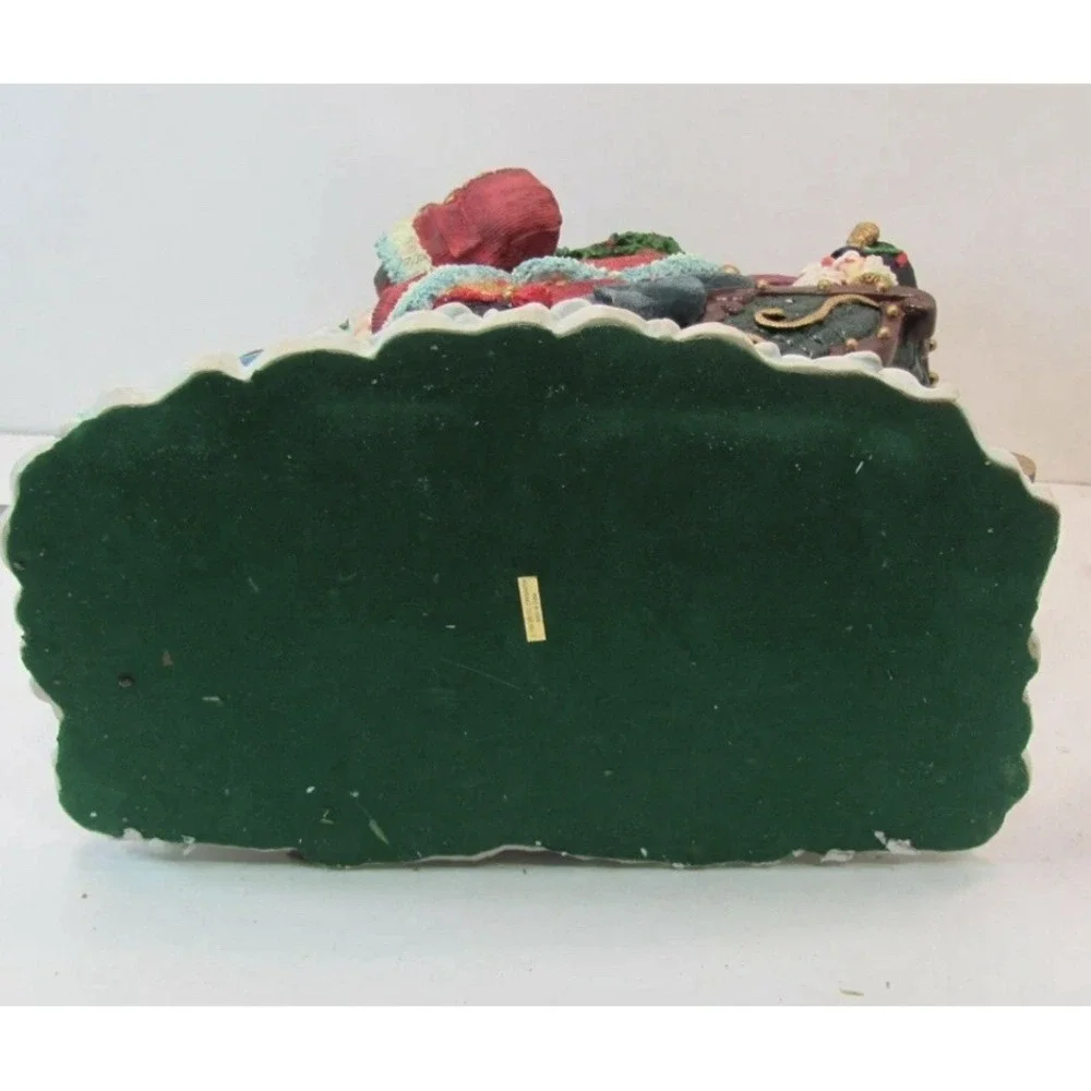 Vintage Santa In Sleigh Figurine 16